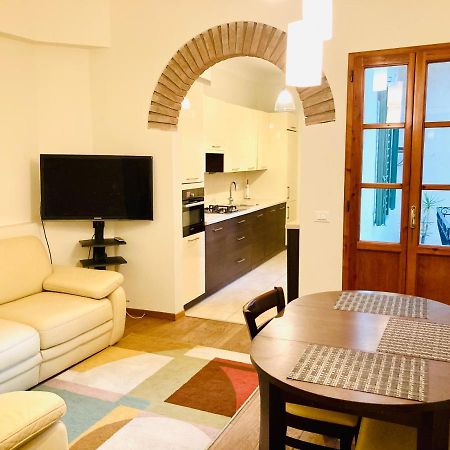 Deluxe Apartment In The Centre Of Флоренция Экстерьер фото